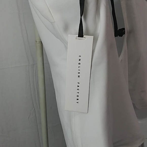 Nwt English Factory adjustable strappy white top - Picture 3 of 7